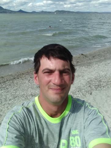 Tibor, 35 éves tiszavasvári társkereső férfi profil fotója