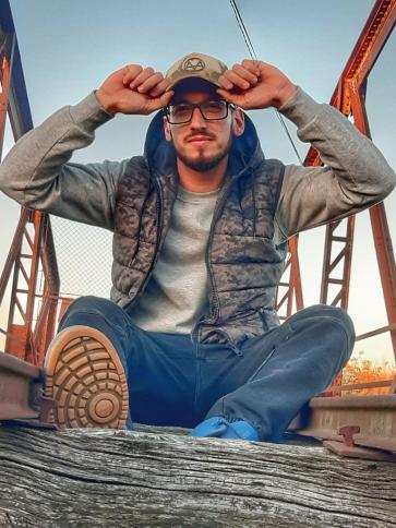 Dávid, 26 éves gyulai társkereső férfi profil fotója