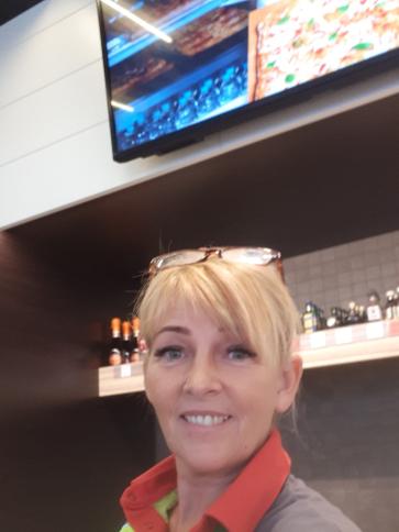 Timi, 58 éves abonyi társkereső nő profil fotója