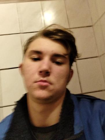 Balázs, 23 éves csornai társkereső férfi profil fotója