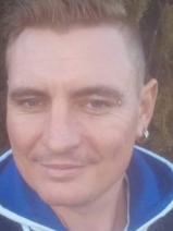 Sziasztok! Norbert vagyok. Fiatal szerencsi párkereső lányokkal chatelnék.