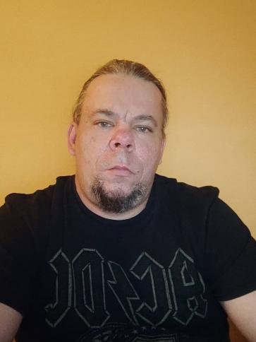 László, 44 éves téglási társkereső férfi profil fotója