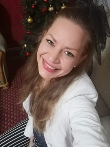 Tünde, 33 éves pécsi társkereső nő profil fotója