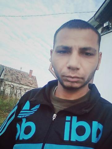 Gábor, 32 éves tolnai társkereső férfi profil fotója