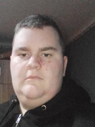 Bence, 25 éves karancslapujtői társkereső férfi profil fotója