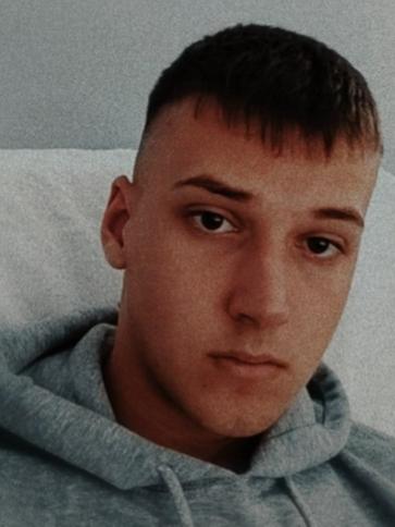 Milán, 24 éves szentgotthárdi társkereső férfi profil fotója