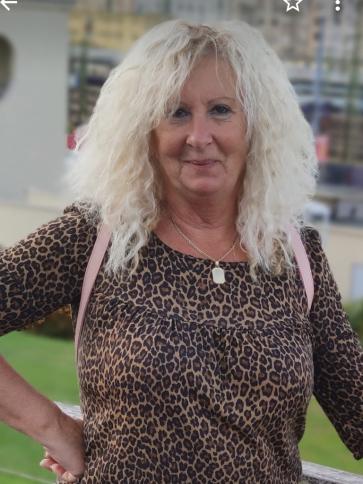 Ágnes, 69 éves fóti társkereső nő profil fotója