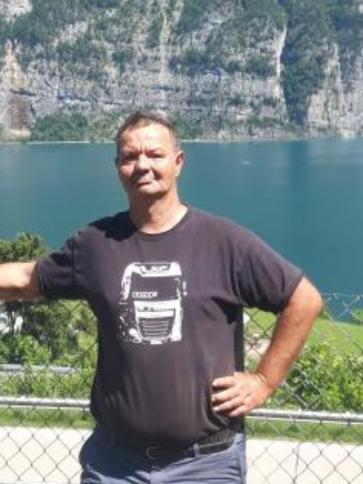 Lajos, 57 éves pápai társkereső férfi profil fotója
