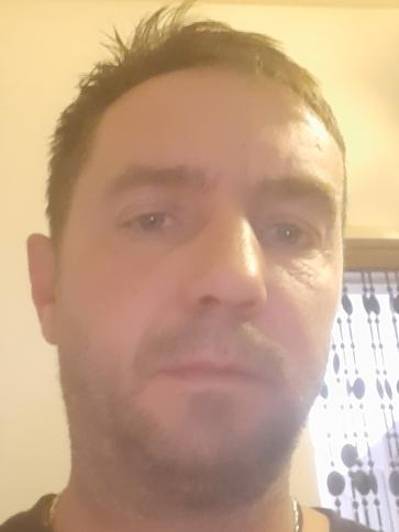 Lászlo, 45 éves alibánfai társkereső férfi profil fotója