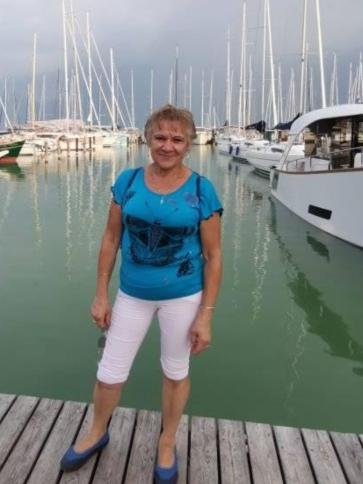 Zsuzsika, 66 éves kaposvári társkereső nő profil fotója