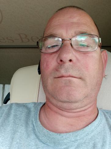 Laci, 55 éves nagykinizsi társkereső férfi profil fotója