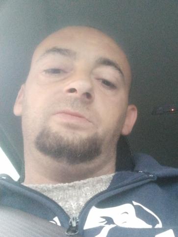 Róbert, 42 éves miskolci társkereső férfi profil fotója