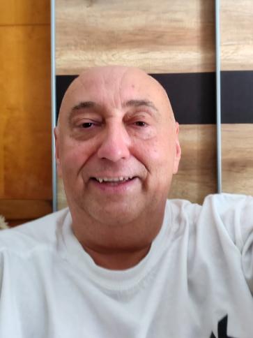 László, 61 éves salgótarjáni társkereső férfi profil fotója