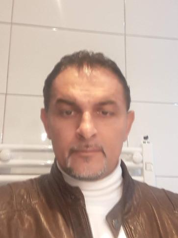 Jozsef, 54 éves szekszárdi társkereső férfi profil fotója