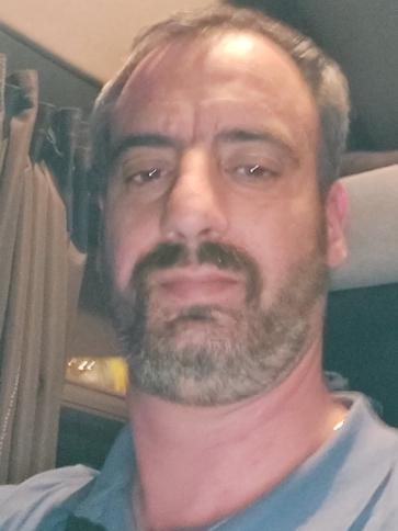 László, 41 éves mosonszolnoki társkereső férfi profil fotója