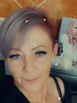 Sziasztok! Erika vagyok. Diplomás mosonmagyaróvári párkereső férfiakat keresek randizni.