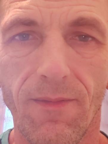 Levente, 50 éves ajaki társkereső férfi profil fotója