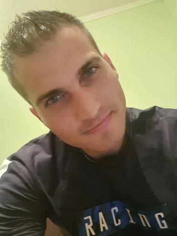 Egon, 34 éves tiszaújvárosi társkereső férfi profil fotója
