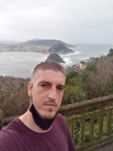Sziasztok! Dániel vagyok. Online sülysápi randizni vágyó nők kattinsatok a kedvenc gombra.