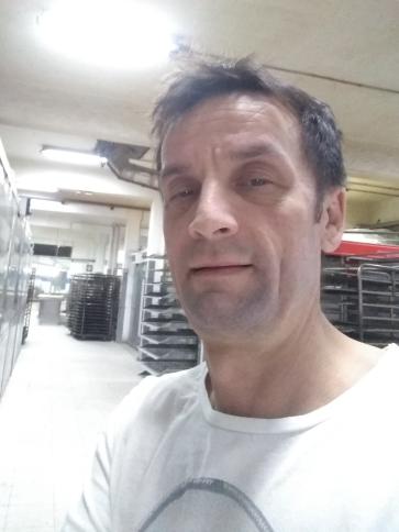 Sándor, 54 éves spanyolországi társkereső férfi profil fotója Sándor, 54 éves spanyolországi társkereső férfi profil fotója