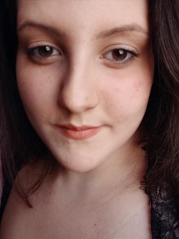 Cintia, 23 éves szegedi társkereső nő profil fotója Cintia, 23 éves szegedi társkereső nő profil fotója