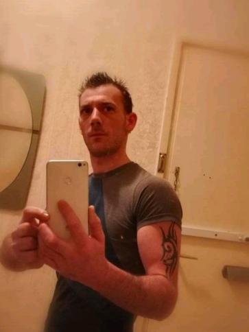 Hamza, 31 éves sárvári társkereső férfi profil fotója