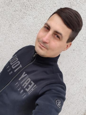 Tamás, 39 éves jásdi társkereső férfi profil fotója