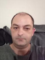 Sziasztok! Dávid vagyok. Komoly sásdi párkereső nők jelentkezését várom.