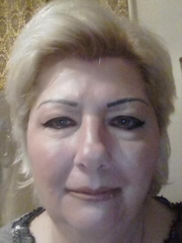 Márti, 51 éves hajdúszoboszlói társkereső nő profil fotója Márti, 51 éves hajdúszoboszlói társkereső nő profil fotója