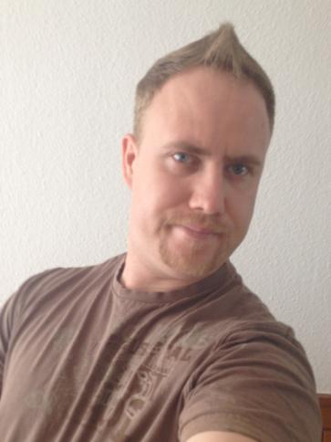 Csaba, 35 éves badacsonytördemici társkereső férfi profil fotója