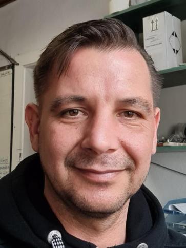 Levente, 48 éves bükkaranyosi társkereső férfi profil fotója