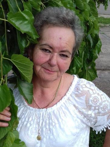 Évi, 63 éves jánoshalmi társkereső nő profil fotója