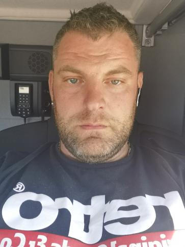 Péter, 40 éves tatai társkereső férfi profil fotója Péter, 40 éves tatai társkereső férfi profil fotója