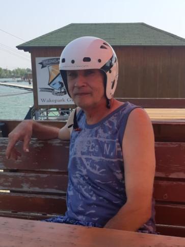 Péter, 63 éves veszprémi társkereső férfi profil fotója