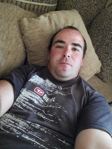 József, 33 éves nyírmihálydi társkereső férfi profil fotója