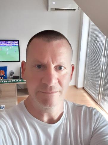 Róbert, 49 éves szlovákiai társkereső férfi profil fotója