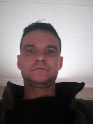 András, 44 éves erdőtarcsai társkereső férfi profil fotója