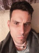Sziasztok! Zoltán vagyok. Diplomás gárdonyi társkereső nőket keresek ismerkedési célból.