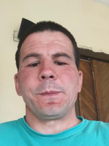 Bence, 33 éves mezőkomáromi társkereső férfi profil fotója