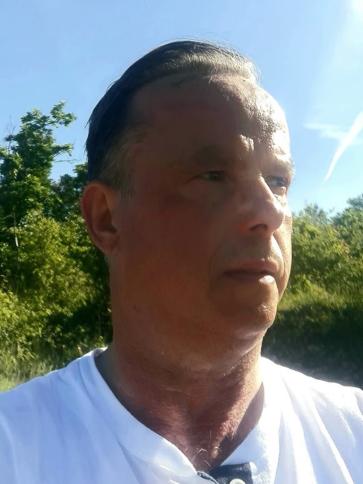 Zsolti, 61 éves egri társkereső férfi profil fotója