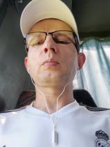 Sziasztok! Gábor vagyok. Komoly pölöskefői párkereső nők jelentkezését várom.