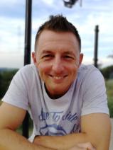 Sziasztok! Csabi vagyok. Komoly kocsi párkereső nők jelentkezését várom.