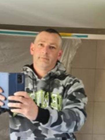 Szabolcs, 39 éves svájci társkereső férfi profil fotója
