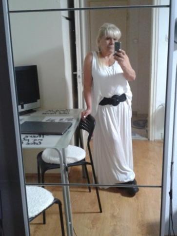 Marika, 68 éves Budapest XV. kerületi társkereső nő profil fotója Marika, 68 éves Budapest XV. kerületi társkereső nő profil fotója