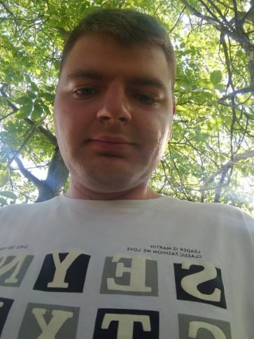 Bence, 27 éves kaposvári társkereső férfi profil fotója
