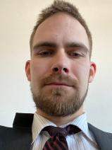 Sziasztok! Máté vagyok. Diplomás budaörsi társkereső nőket keresek ismerkedési célból.