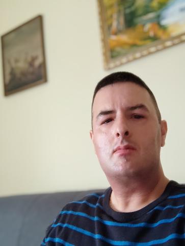 csaba, 41 éves péri társkereső férfi profil fotója