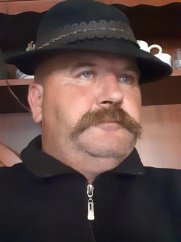 Lászlo, 54 éves gyulakeszi társkereső férfi profil fotója