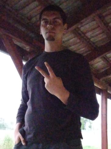 Dávid, 27 éves jászboldogházai társkereső férfi profil fotója