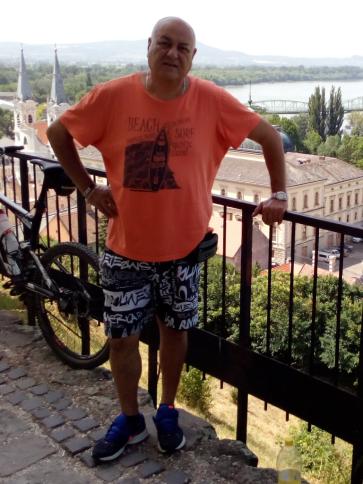 Zsolt, 59 éves jászapáti társkereső férfi profil fotója Zsolt, 59 éves jászapáti társkereső férfi profil fotója